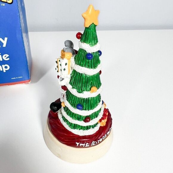 Looney Tunes Bugs Bunny Cookie Stamp Christmas Tree Santa Suit Animated Rabbit - Picture 3 of 12